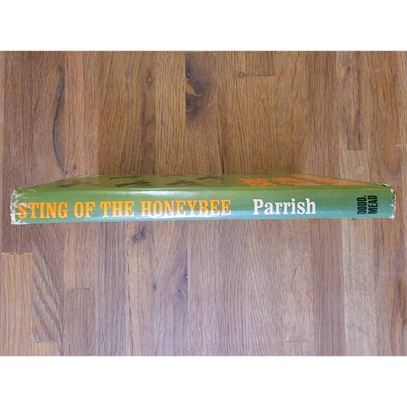 Sting of the Honeybee by Frank Parrish 1978 Hardcover BCE - Picture 5 of 5